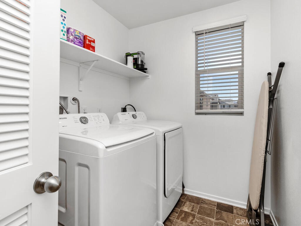 https://media.crmls.org/medias/cfaf99be-ea0e-4c3d-8256-ca63f2348769.jpg?preset=X-Large