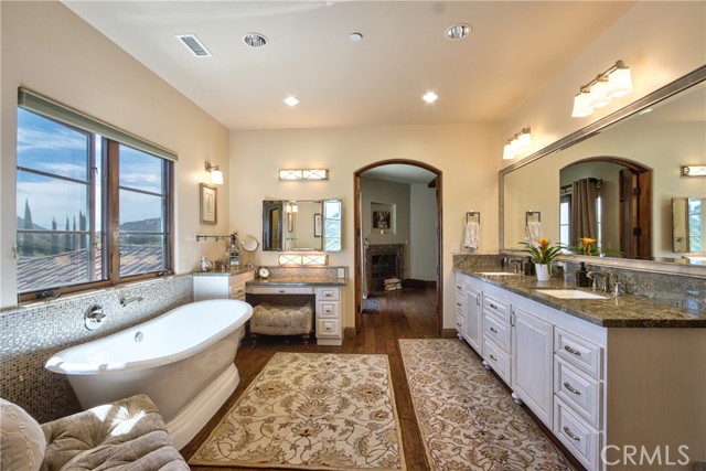 Detail Gallery Image 32 of 75 For 31280 Pescado, Temecula,  CA 92592 - 7 Beds | 7/1 Baths