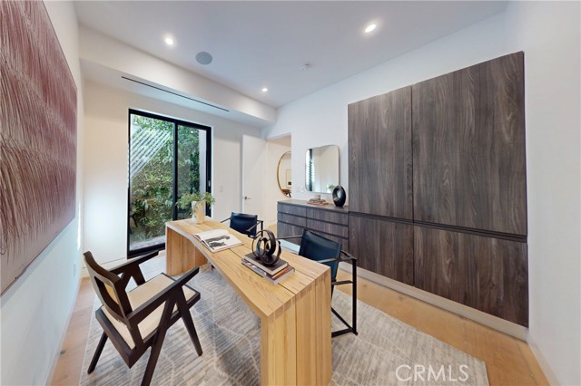 Detail Gallery Image 51 of 56 For 1845 Coldwater Canyon Dr, Beverly Hills,  CA 90210 - 4 Beds | 3 Baths