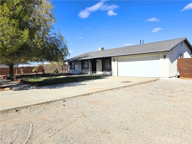 Detail Gallery Image 5 of 34 For 20994 Verde Dr, Apple Valley,  CA 92308 - 3 Beds | 2 Baths