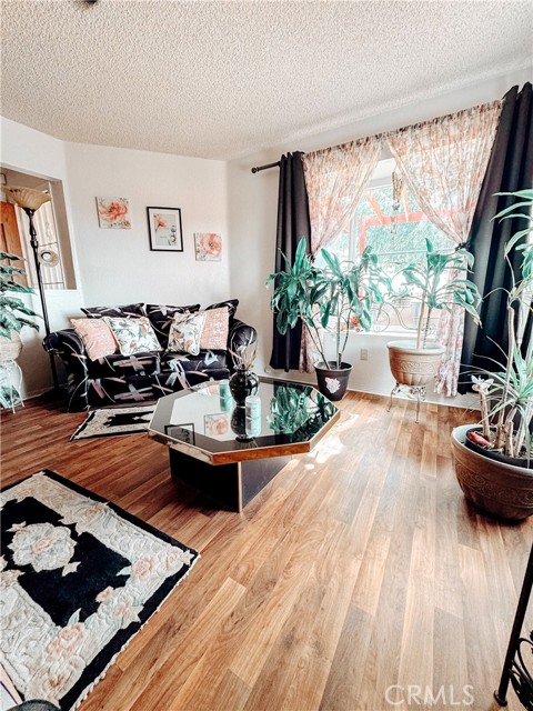 Detail Gallery Image 4 of 31 For 7851 Greenwood Avenue, California City,  CA 93505 - 3 Beds | 2 Baths