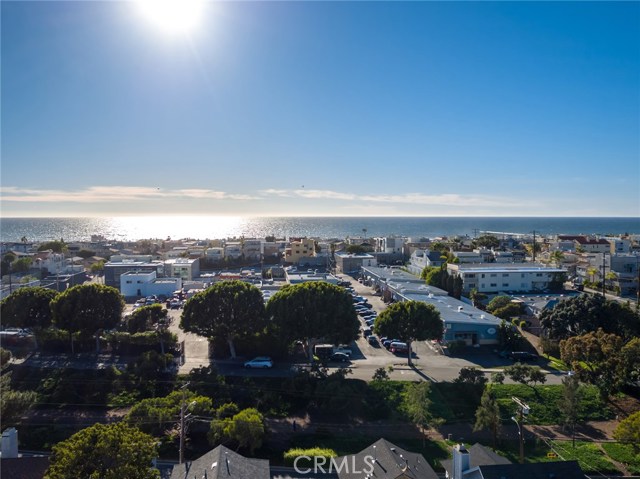 632 7th Street, Hermosa Beach, California 90254, 4 Bedrooms Bedrooms, ,3 BathroomsBathrooms,Residential,Sold,7th,SB17041704