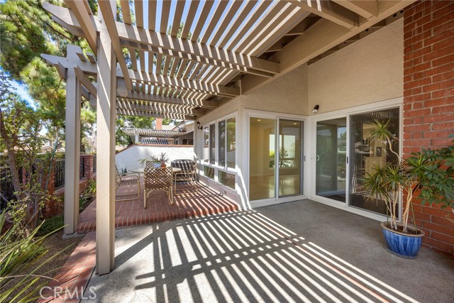 Detail Gallery Image 15 of 20 For 949 S Ridgecrest Cir, Anaheim Hills,  CA 92807 - 4 Beds | 2/1 Baths