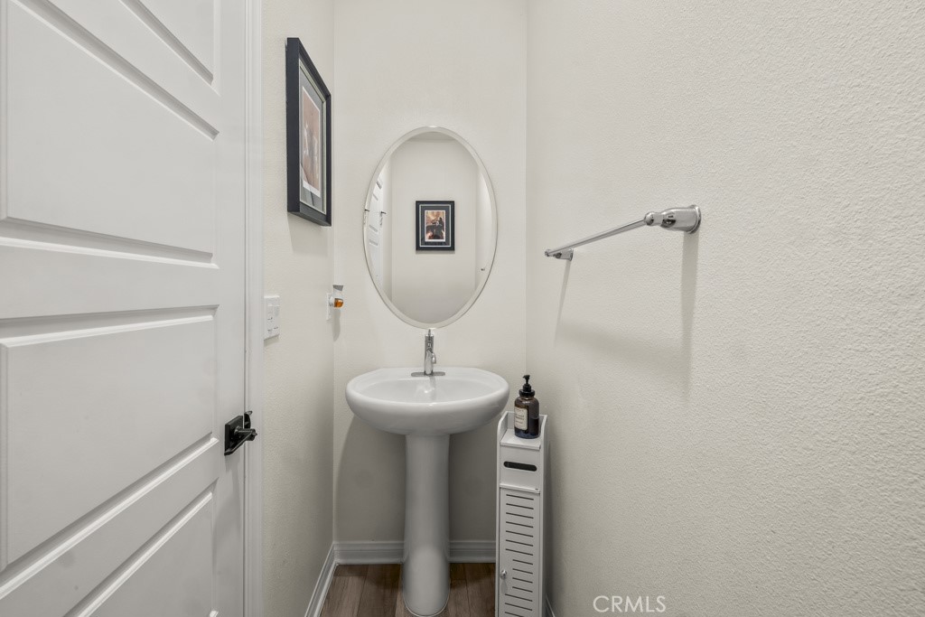 https://media.crmls.org/medias/cfb26b24-5d7d-45ca-8a5c-dc6805b11ae1.jpg?preset=X-Large
