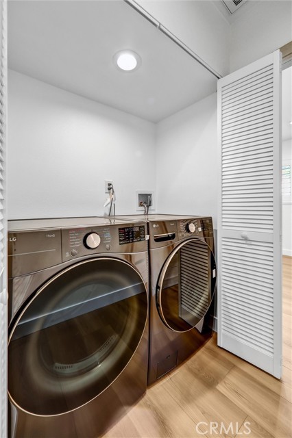 Detail Gallery Image 27 of 36 For 9502 via Salerno, Burbank,  CA 91504 - 2 Beds | 2/1 Baths