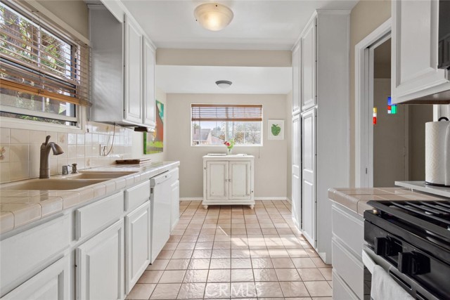 Image 4 of 16 For 5033 Lee Street