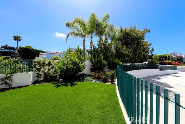 Detail Gallery Image 25 of 25 For 3918 E Coast Highway, Corona Del Mar,  CA 92625 - 3 Beds | 2/1 Baths