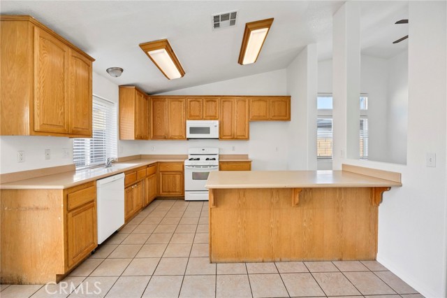 Detail Gallery Image 13 of 44 For 1230 Shellie Ln, Hemet,  CA 92543 - 3 Beds | 2 Baths