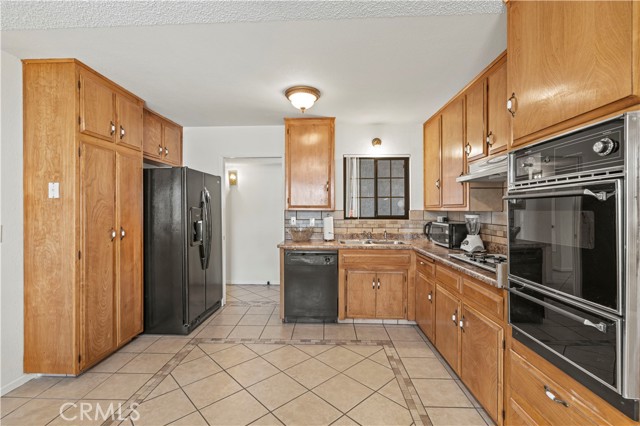 Detail Gallery Image 5 of 40 For 45344 Lorimer Ave, Lancaster,  CA 93534 - 3 Beds | 2 Baths