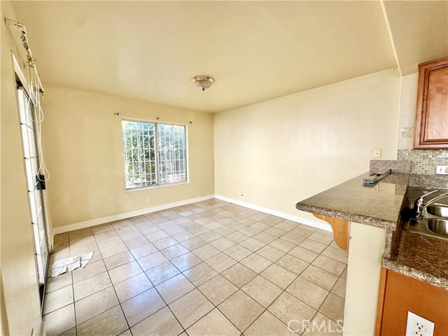 Detail Gallery Image 7 of 22 For 731 W 5th St, Long Beach,  CA 90802 - 3 Beds | 2/1 Baths