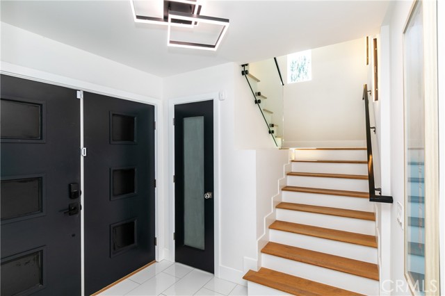 4651 Los Patos Avenue, Huntington Beach CA: https://media.crmls.org/medias/cfb57047-a9b3-4c23-aecf-08ce074a3c90.jpg