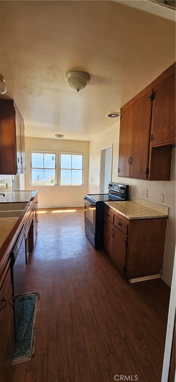 417 Via La Soledad, Redondo Beach CA: https://media.crmls.org/medias/cfb6495a-9085-4222-b281-e9384084bc48.jpg