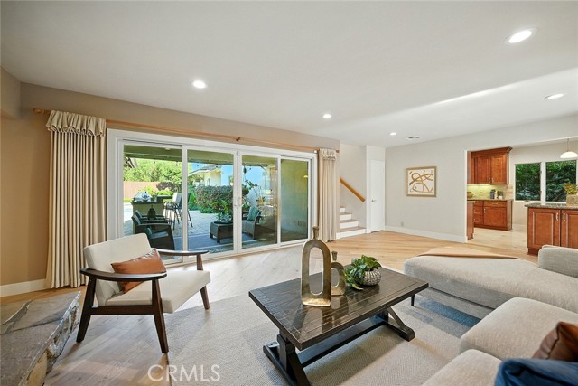 1210 Los Altos Avenue, Long Beach CA: https://media.crmls.org/medias/cfb66f89-eebf-42bb-a051-2eb21a4a354a.jpg