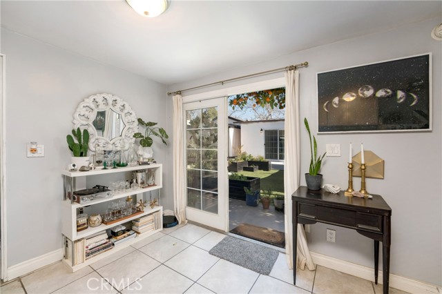 6059 Vantage Avenue, Valley Glen CA: https://media.crmls.org/medias/cfb674ef-58a2-4026-8e78-e19d4a8ad7f9.jpg