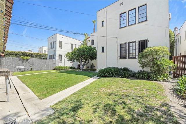 Detail Gallery Image 9 of 9 For 1071 S Crescent Heights Boulevard, Los Angeles,  CA 90035 - – Beds | – Baths