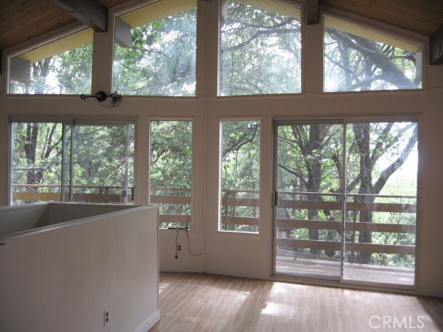 Detail Gallery Image 11 of 19 For 2756 Circle Dr, Running Springs,  CA 92382 - 2 Beds | 1/1 Baths