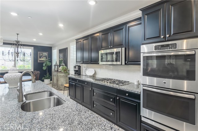 Detail Gallery Image 5 of 47 For 239 White Bark, Simi Valley,  CA 93065 - 4 Beds | 3 Baths