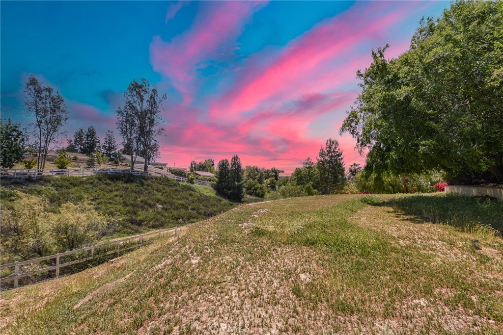 MLS #OC25098345 img 24