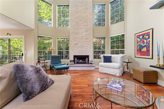 Detail Gallery Image 34 of 51 For 2355 N Beverly Glen Bld, Los Angeles,  CA 90077 - 2 Beds | 3/1 Baths