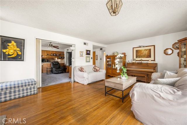 Detail Gallery Image 10 of 48 For 543 N Century Dr, Anaheim,  CA 92805 - 3 Beds | 2 Baths