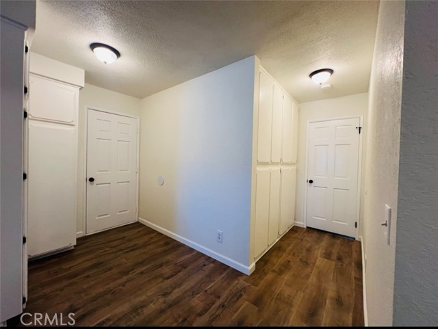 Detail Gallery Image 11 of 19 For 13330 Tamarisk Rd, Victorville,  CA 92395 - 3 Beds | 2/1 Baths