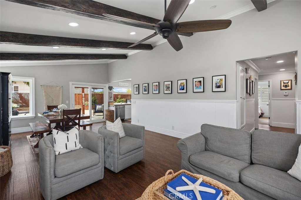 MLS #OC25101068 img 7