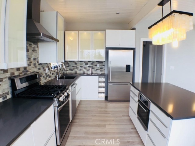 31501 Burnside Place, Laguna Beach CA: https://media.crmls.org/medias/cfbc3d82-47fe-4303-a713-25b244e26412.jpg