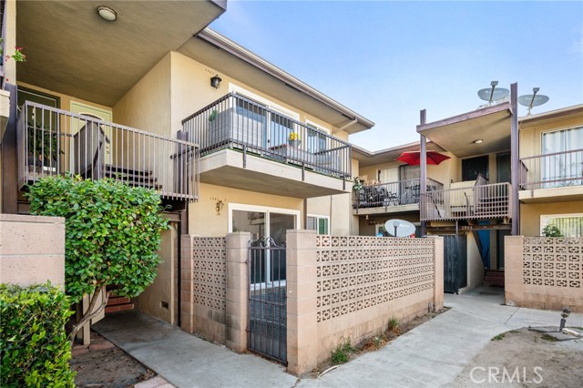 Detail Gallery Image 2 of 34 For 1901 W Greenleaf Ave #L,  Anaheim,  CA 92801 - 2 Beds | 1 Baths