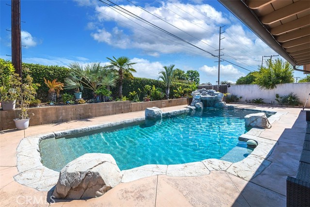 1006 W Dorothy Drive, Brea CA: https://media.crmls.org/medias/cfbc75fa-1f85-4f54-91cb-3217c217eba4.jpg