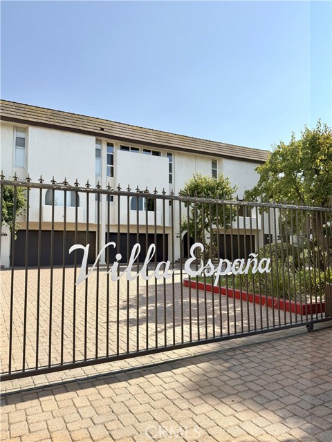 5216 Lindley Avenue, Encino CA: https://media.crmls.org/medias/cfbcce71-23ad-44d7-b74e-afe919b96357.jpg