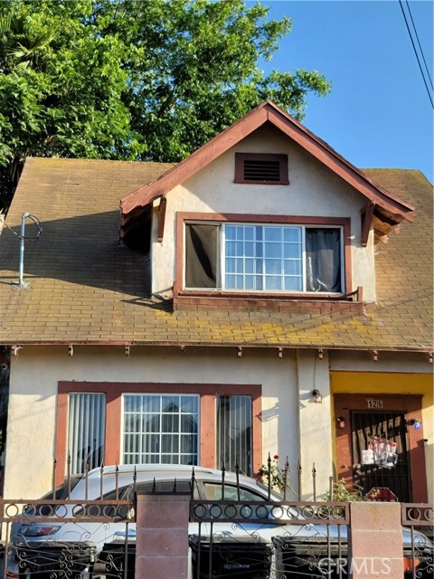 126 W 54th Street, Los Angeles CA: https://media.crmls.org/medias/cfbcee9c-0393-4a8f-ab26-d4b0bbc376e8.jpg