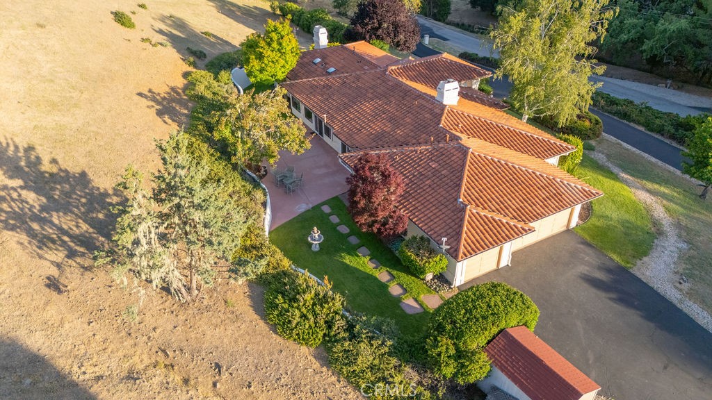 https://media.crmls.org/medias/cfbd23f6-9c40-4c26-a9f0-55cc91291b47.jpg?preset=X-Large