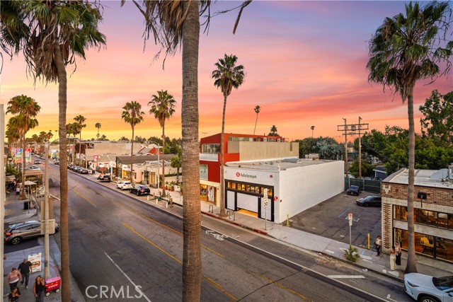 1121 Abbot Kinney Boulevard, Venice CA: https://media.crmls.org/medias/cfbd40e9-64ac-4e97-a056-8473a40bfbbf.jpg