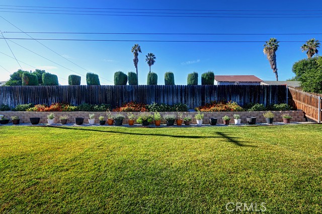 Detail Gallery Image 4 of 26 For 6073 Scheelite, Jurupa Valley,  CA 92509 - 3 Beds | 2 Baths