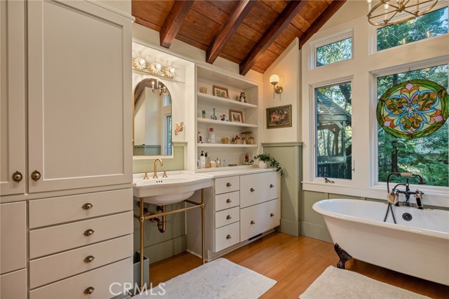 28782 Cedar Drive, Lake Arrowhead, CA 92352