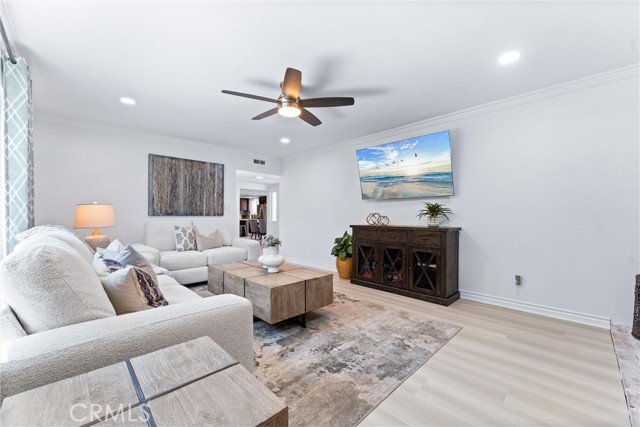 Detail Gallery Image 6 of 39 For 200 Friar Pl, Fullerton,  CA 92835 - 4 Beds | 3 Baths
