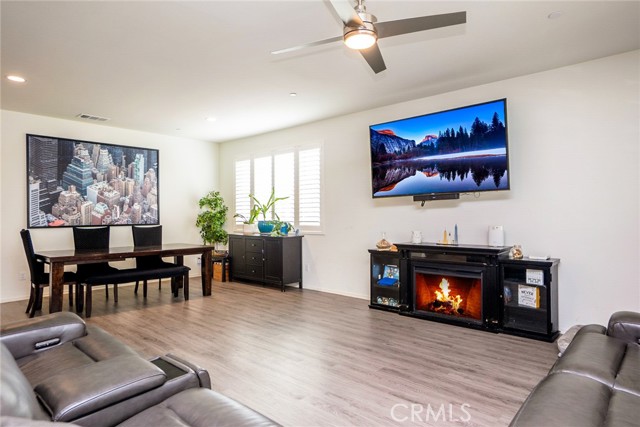 Detail Gallery Image 9 of 61 For 11703 Periwinkle Pl, Jurupa Valley,  CA 91752 - 5 Beds | 3 Baths