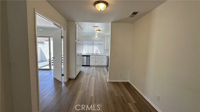 Detail Gallery Image 8 of 22 For 19519 Rinaldi #57,  Porter Ranch,  CA 91326 - 3 Beds | 2 Baths