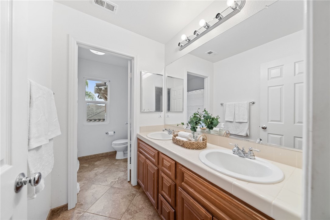 Detail Gallery Image 31 of 75 For 34168 Amici St, Temecula,  CA 92592 - 4 Beds | 3/1 Baths