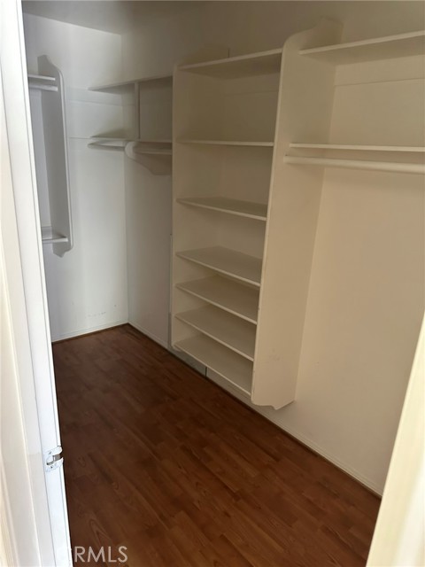 Detail Gallery Image 12 of 19 For 1715 Lake Way, Lancaster,  CA 93534 - 5 Beds | 2/1 Baths