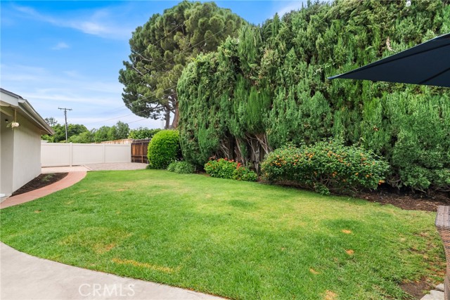 1161 Ravencrest Road, North Tustin CA: https://media.crmls.org/medias/cfc11a1f-4cc0-4421-819d-07012f67d1cc.jpg