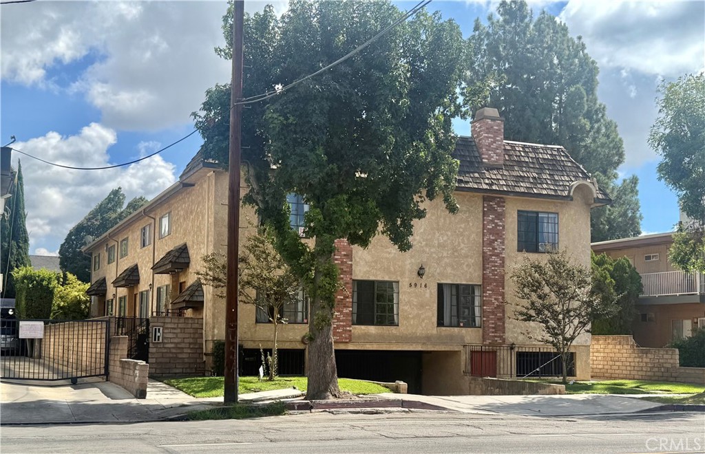 5916 Whitsett AVE #2