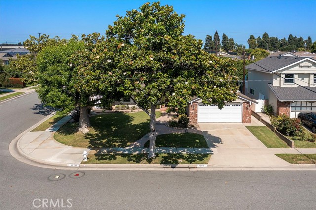 Image 40 of 53 For 17290 Ash Street