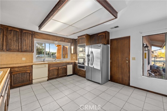 Detail Gallery Image 18 of 34 For 40830 W 43rd Street, Palmdale,  CA 93551 - 4 Beds | 2/1 Baths