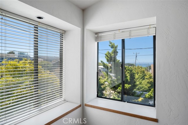 373 Bristol Street, Cambria CA: https://media.crmls.org/medias/cfc36a40-0914-48d9-a24d-d14b89064cbe.jpg