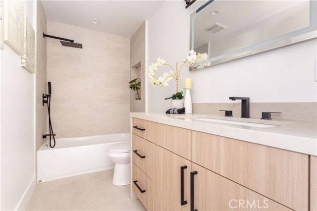 Detail Gallery Image 28 of 50 For 16235 Plummer, North Hills,  CA 91343 - 7 Beds | 5 Baths