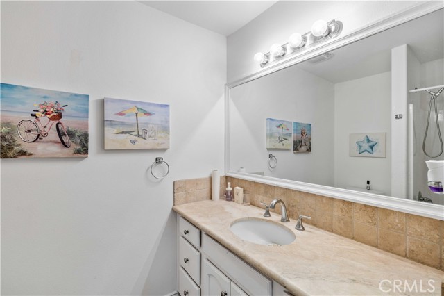 Detail Gallery Image 24 of 28 For 1046 253rd St #B,  Harbor City,  CA 90710 - 3 Beds | 2/1 Baths