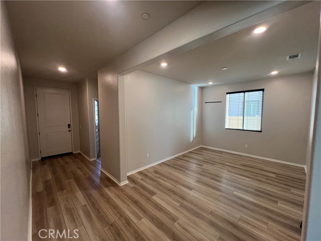 Detail Gallery Image 6 of 26 For 19557 Hanging Rock, Lake Elsinore,  CA 92532 - 5 Beds | 3 Baths