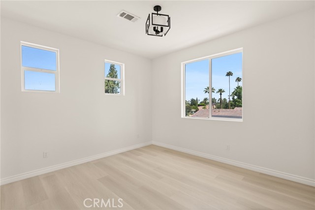 5978 Copperfield Avenue, Riverside CA: https://media.crmls.org/medias/cfc585b3-25af-4c8c-9f62-acda09cee2d0.jpg