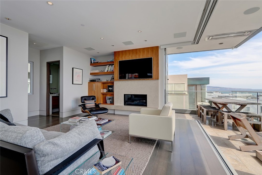 3208 Ocean Drive